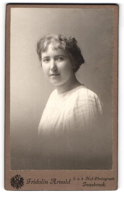 Photography Fridolin Arnold, Innsbruck, Müllerstr. 6, Young Lady with Modern Fr