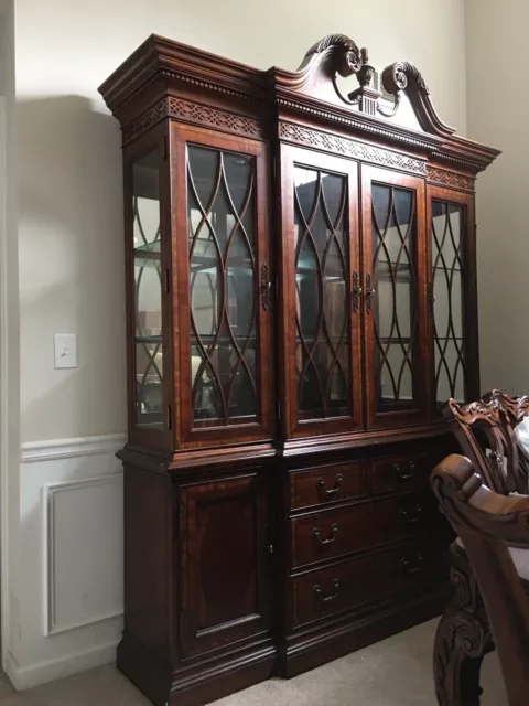 VINTAGE DINING ROOM TABLE SET - 1 Table, 2 Leaves, 6 Chairs, and 1 China Cabinet