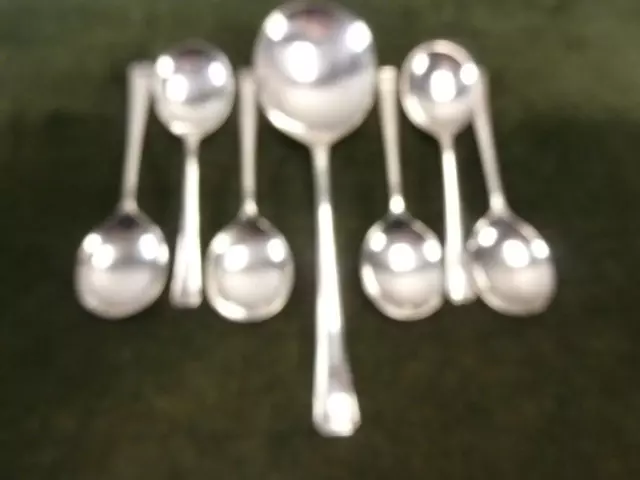 6 Nice Vintage Fruit Spoons and Server Harley pattern silver plated EPNS A1