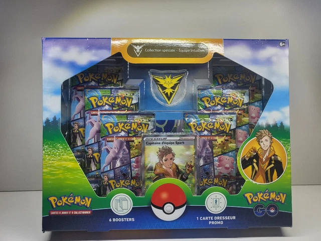 Collection Spéciale Pokémon GO Team Mystic - 1 Carte Aluminium, 1 Broche, 6 Boosters, Carte Code TCG Live
