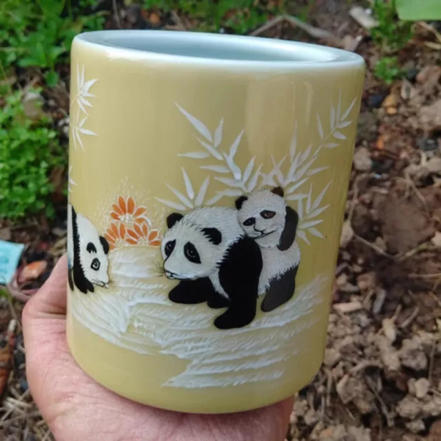 5.1" China Qing Famille Rose Porcelain Lovable Panda Eat Bamboo Brush Pot