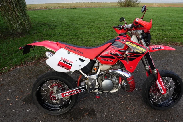 HONDA CRM250R MD24 Honda CRM250R: The Legendary Motard Custom
