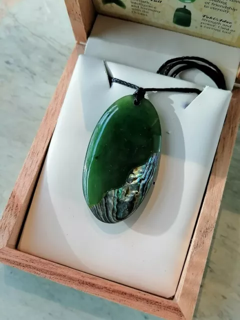 New zealand paua / Jade oval shape large pandent / necklace 40mm