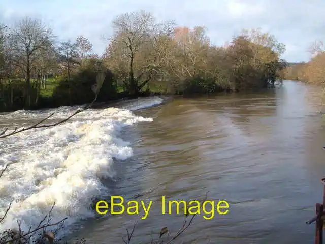 Photo 6x4 Head Weir, River Exe Exeter The first weir that the river meets c2006