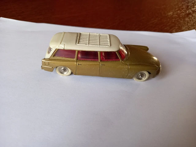 voiture miniature dinky toys
