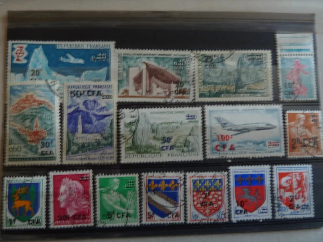 Prophila Collection Nevis – Lot De 25 Timbres Authentiques Différents – Pour Collectionneurs – Pièces Originales