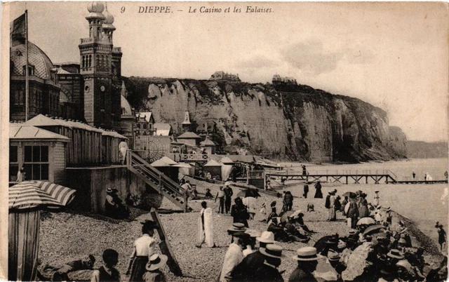 Les Falaises du Pollet et l'église du Bon Secours cpa