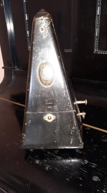 Antikes Metronom für Klavier