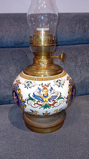 Petite LAMPE À PÉTROLE OPALINE Rose Blanche