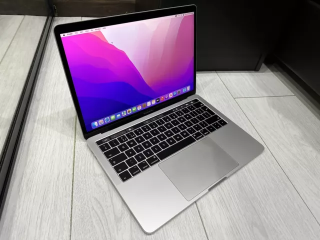 Apple MacBook Pro Retina 13.3" 2017 - 256GB SSD 16GB Ram 3.1GHz Core i5 - Silver