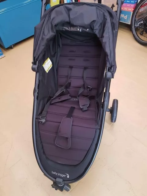 Like new Baby jogger Mini city GT 2 per and smoke free( only the frame used !!!)