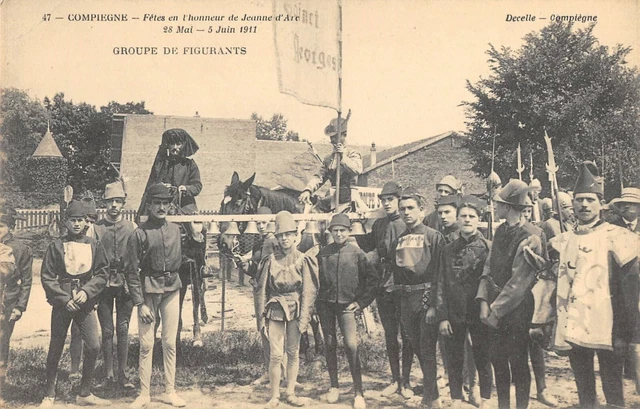 Cpa 60 Compiegne Fetes De Jeanne D'arc Groupe De Figurants