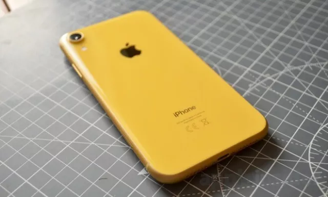 Apple iPhone XR - 64GB - Yellow (Unlocked) Very Good