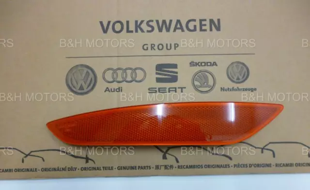 Genuine Skoda Yeti 2010 - 2013 Rear Bumper Reflector Left 5L0945105