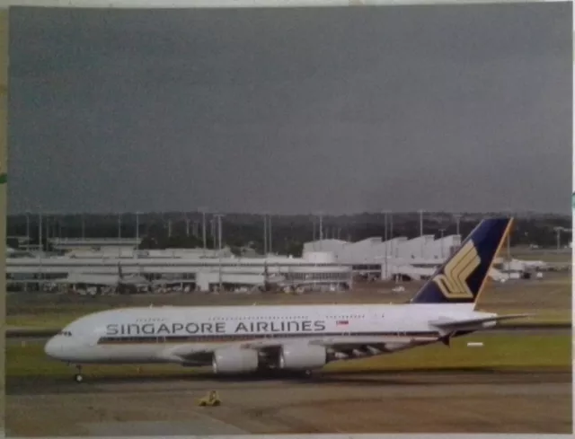 Carte postale Avion Airbus A380 Singapour Airlines