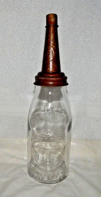 TEXACO TEXAS 1 QUART CLEAR EMBOSSED OIL BOTTLE Metal Spout RAISED LETTERING