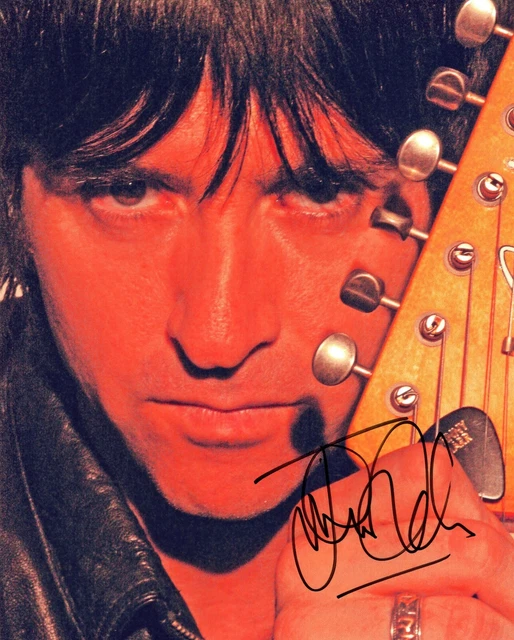 A fantastic 10x8 Autographed Photo of Johnny Marr & CoA