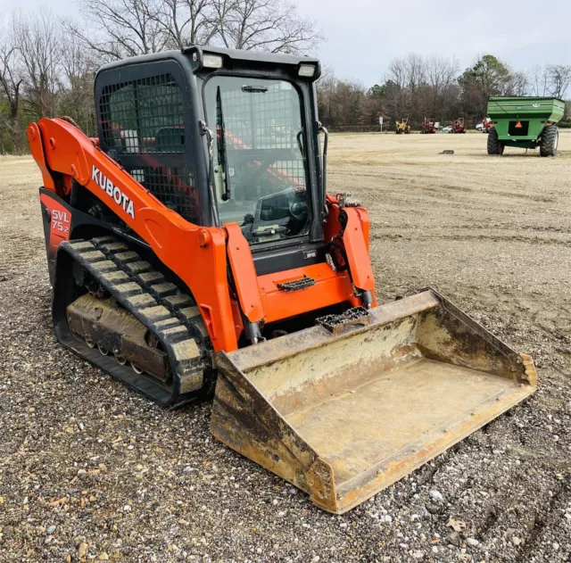 2017 KUBOTA SVL75-2 Skid Steer - Track