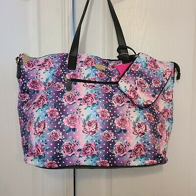 New Betsey Johnson Luv Betsey Poly Weekende Tote Floral Overnighter Bag Wristlet