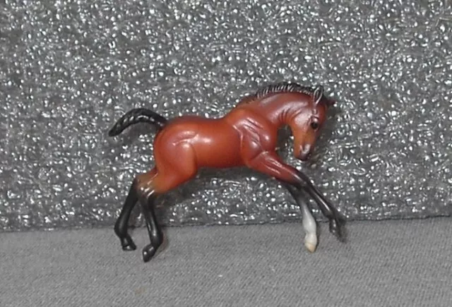Breyer Stablemate Bay Scrambling Foal 6222 New 21 Horse Foal Surprise Set 1 #2