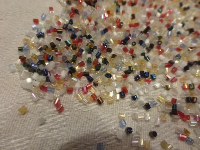 Lot De 1000 Perles Anciennes En Verre Bleu Pastel - Forme Grain De Riz - Pour Broderie, Création - Occasion