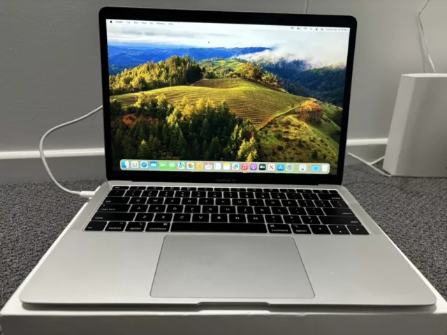 Apple MacBook Air 13” 2019 ,256GB Flash Storage, 8GB RAm