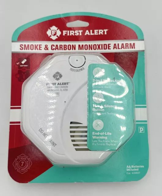 First Alert Powered Alarm SCO5CN Combination Smoke and Carbon Monoxide Detector