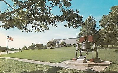 *Missouri Postcard-"Harry S Truman Library & Museum" /Independence/ (U1-MO13)