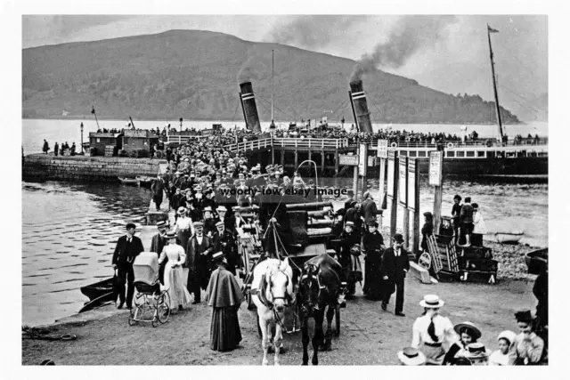 pt2448 - Passengers leave Paddle Steamer at Inverary , Scotland - print 6x4