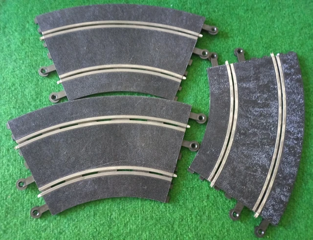 8 rails courbes  réf: 3051 pour circuit de voitures électrique Scalextric/Hornby 2