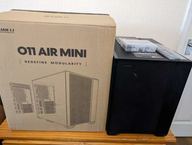 Lian Li O11 Air Mini Mid Tower Case - Black 3days old