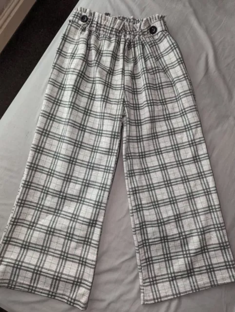 Girls H&M Cropped Trousers - size 10-11 years