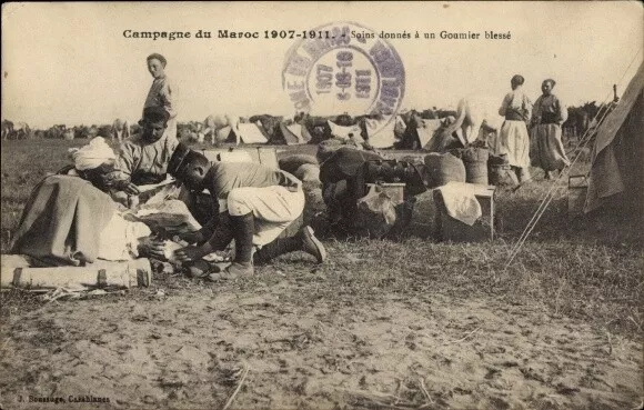 Ak Campagne du Maroc 1907-1911, Soins donnes a un Goumier blesse - 3361920