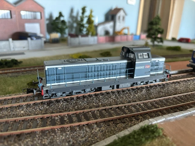Locomotive PIKO BB 17040 (livrée Béton) – Électrique, Digitale AC, époque 4, état Impeccable