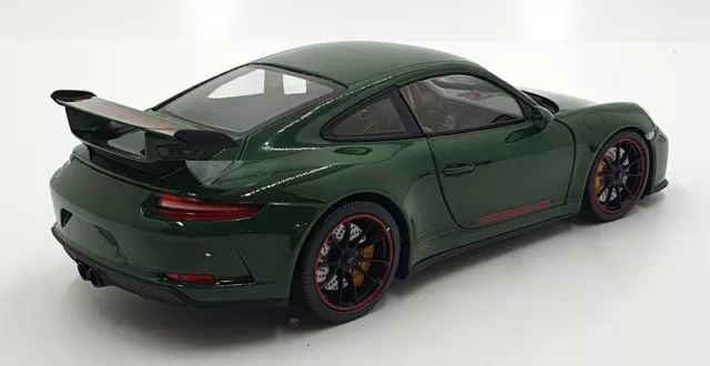 Minichamps 1/18 Scale Diecast 110 067026 - 2018 Porsche 911 GT3 - Dark Green 2