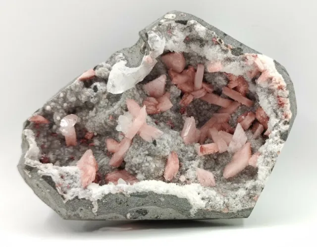 Chalcedony Heulandite Apophyllite Geode Cavity Crystal from Maharashtra, India