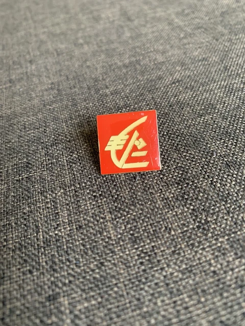 PIN'S ROND CLUB Écureuil Découverte Caisse d'épargne Banque Bank Pins