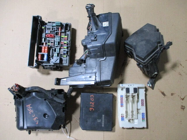 2014 Volvo S60 Engine Compartment Fuse Box OEM 117K Miles (LKQ~351766114)