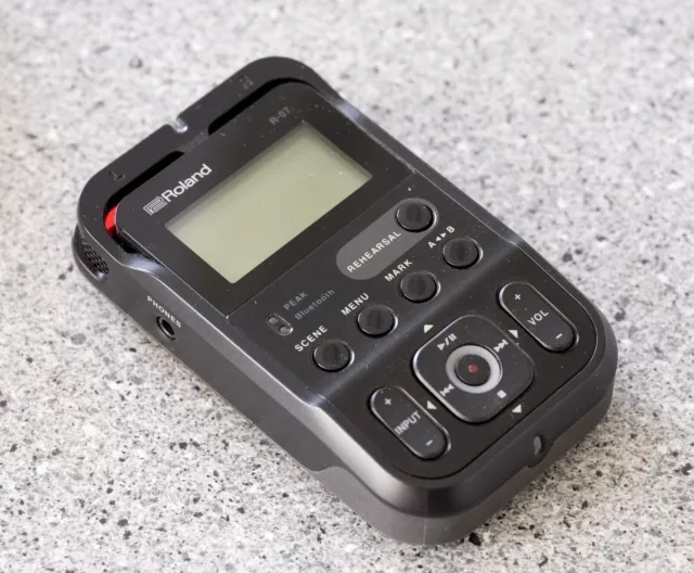 Roland R-07 Portable Digital Recorder