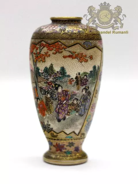 Japanische Meiji Satsuma Vase bemalt mit "Kinder Szene" Blumen und Goldmalerei