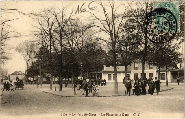 CPA Le Parc de St-MAUR Place de la Gare (869580)