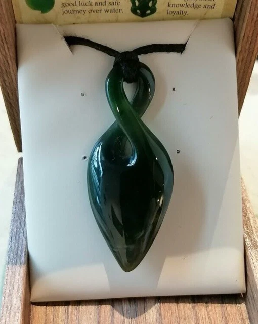 NEW ZEALAND JADE greenstone Pounamu Double twist pendant 52mm 187.00