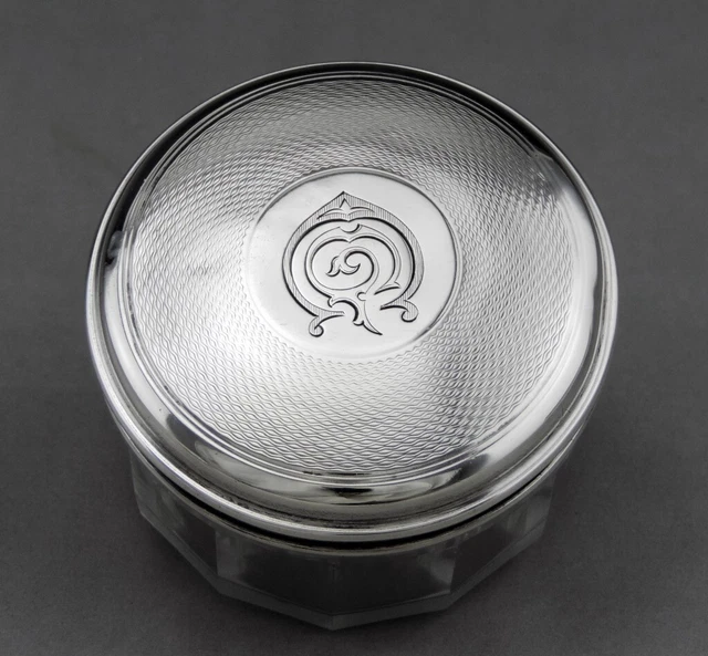 Magnifique vase en cristal de Baccarat, monture argent, orfèvre