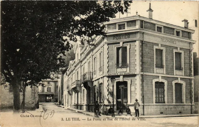 CPA AK Le Teil - La Poste et rue de l'Hotel de Ville (259642)