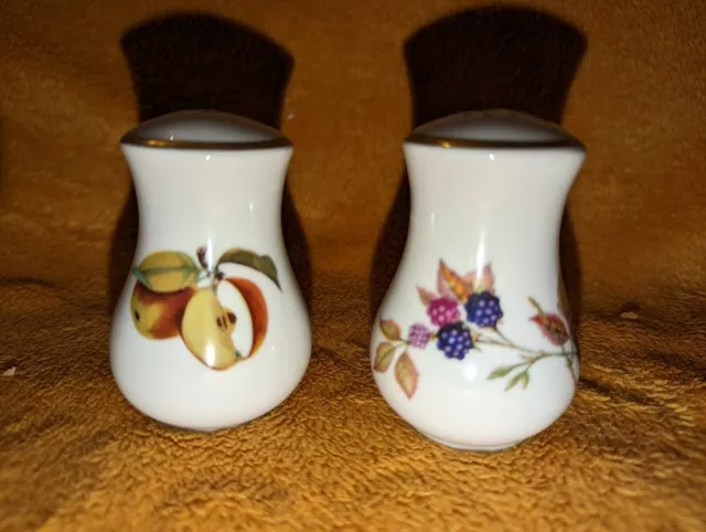 Royal Worcester ""Evesham Gold"" - Salz- und Pfeffertöpfe - 3 Zoll hoch - Sehr guter Zustand