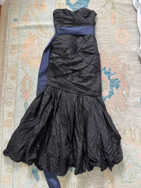Vera Wang Black Trumpet Silk Dress Size 4