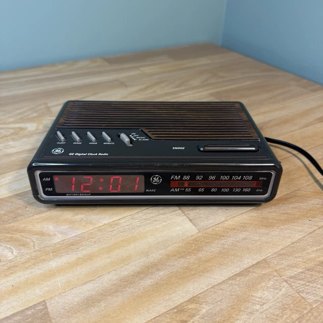 RELOJ DESPERTADOR GENERAL Electric GE Radio AM/FM 7-4612B Madera