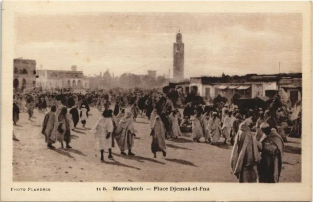 CPA AK MAROC MARRAKECH Place Djemaá-el-Fna (10533)