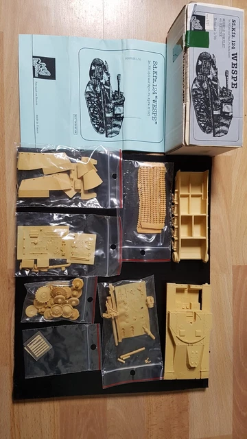 KIT 1:8 Triumph TR 3 - 1960 par MODÈLES WESPE kit résine voiture sport