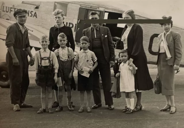Passagiere vor Lufthansa Flugzeug - ca. 30er Jahre - Luftfahrt - Original Foto